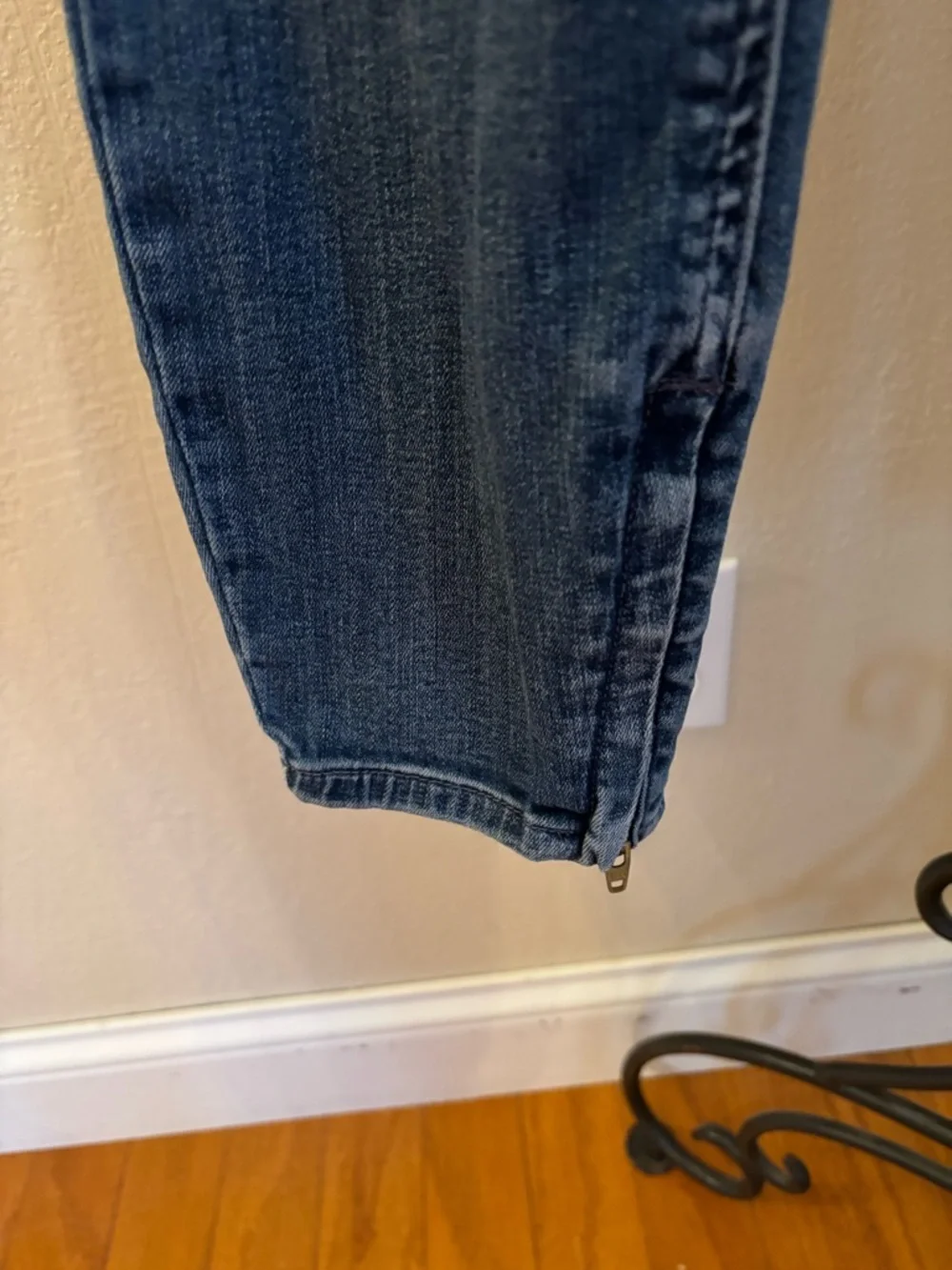 pistola‎ Distressed Indigo Jeans Zipper detail at ankles 💙Size 31
